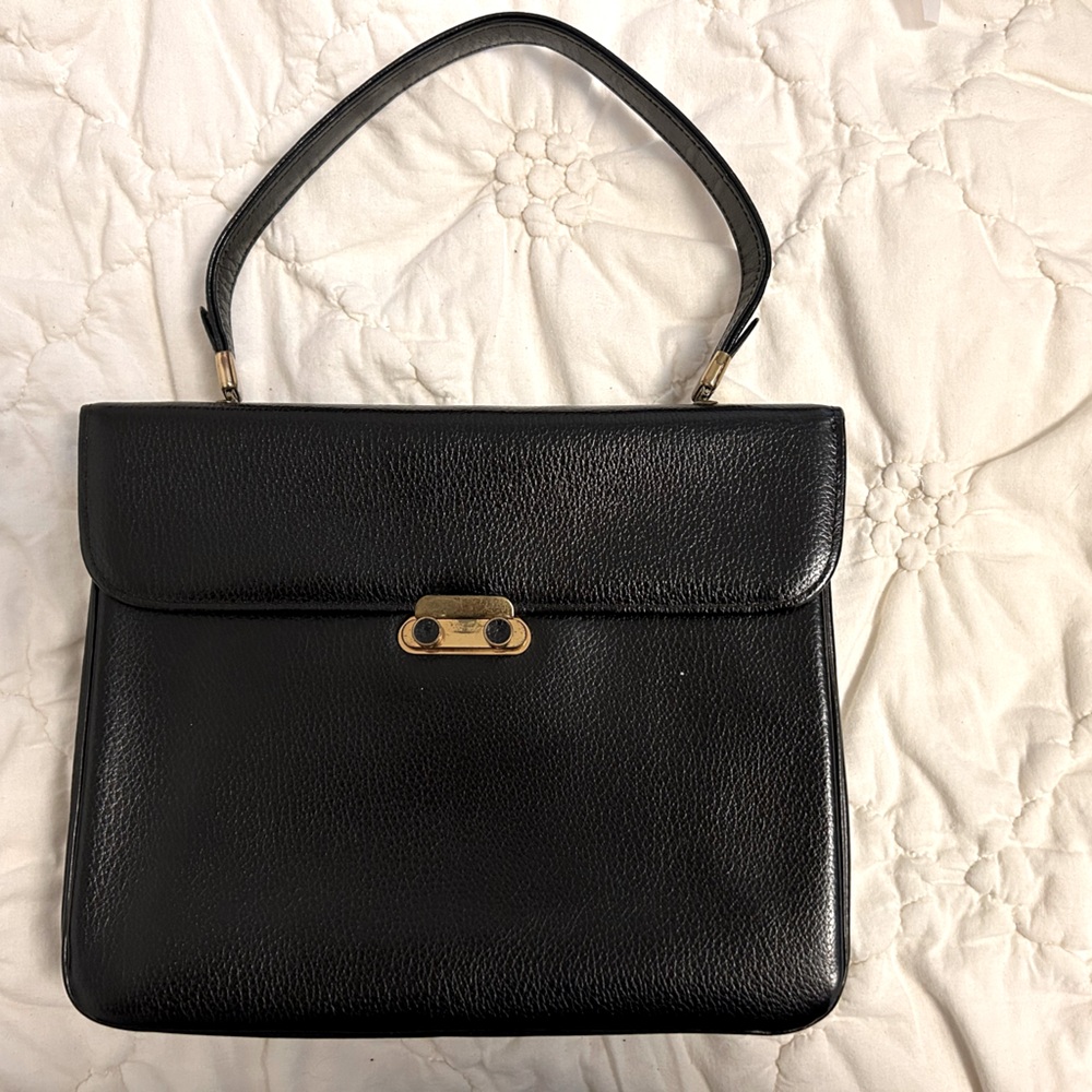 *Vintage* Handbag in great condition.